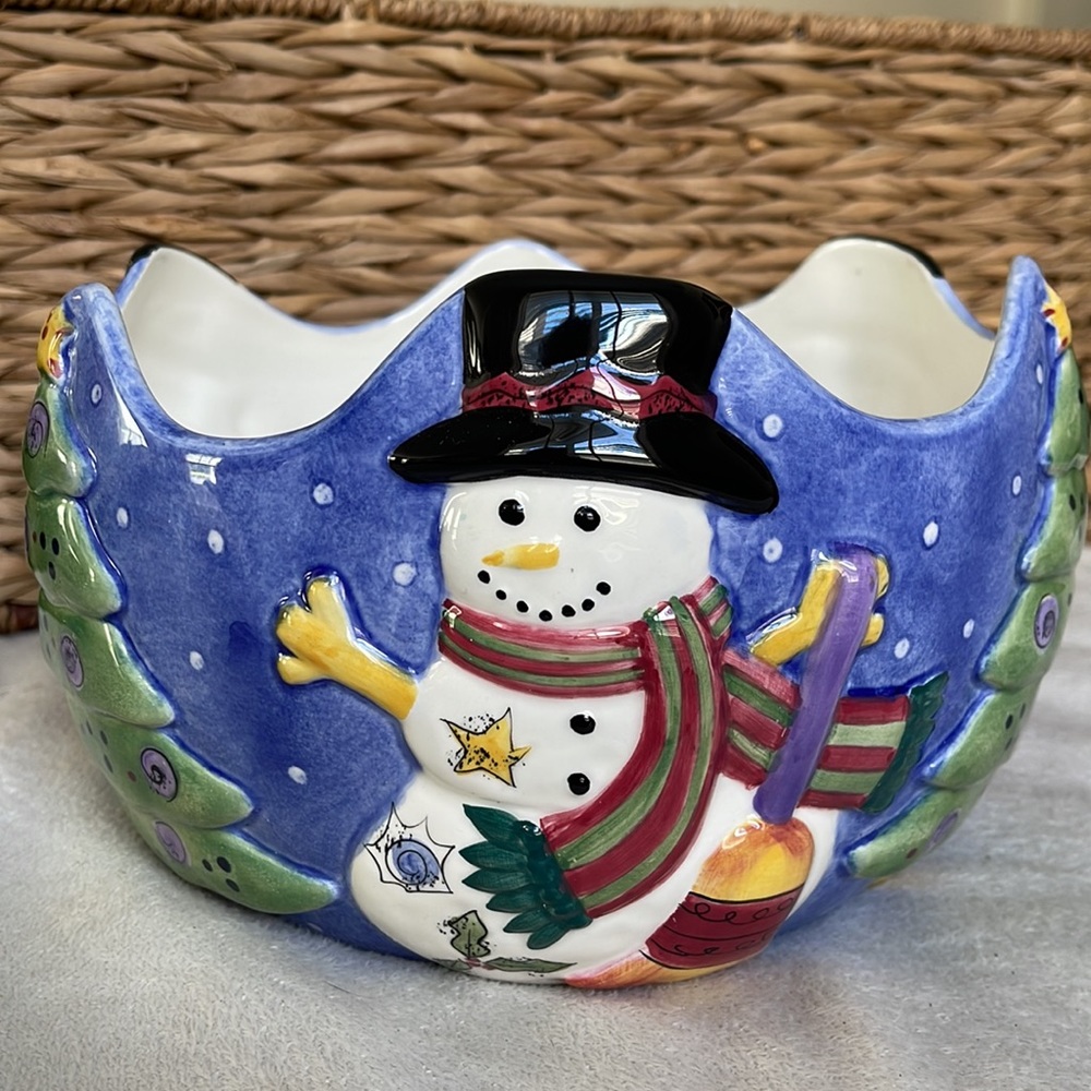 New In Box Sango Sweet Shoppe Christmas Serving Centerpiece Bowl Snowman